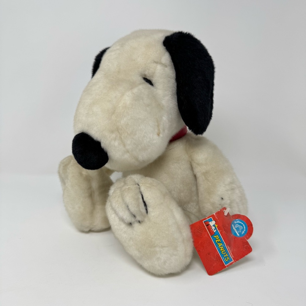 Applause 2004 Peanuts Snoopy Plush Stuffed Animal